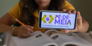 Pagamento Pé-de-Meia maio; R$200 a nascidos em setembro e outubro