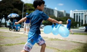 Mães de crianças atípicas podem se aposentar? Veja o que diz a Lei