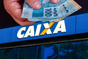 Nova lista de brasileiros que podem sacar até R$6.220,00; confira