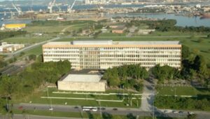 UFRJ oferece 1.097 vagas para transferência externa especial 2026.2